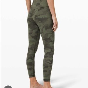 Size 8, 25inch align leggings. Green camo